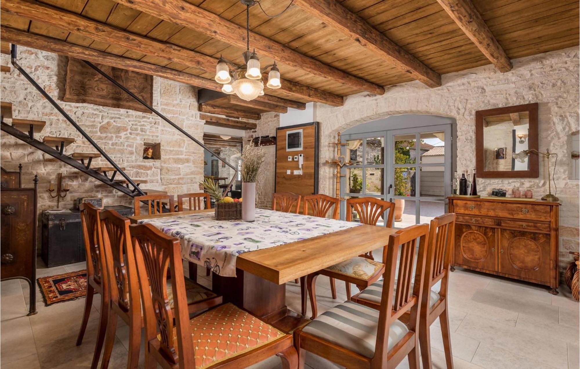 Amazing Home In Foli With Kitchen 외부 사진