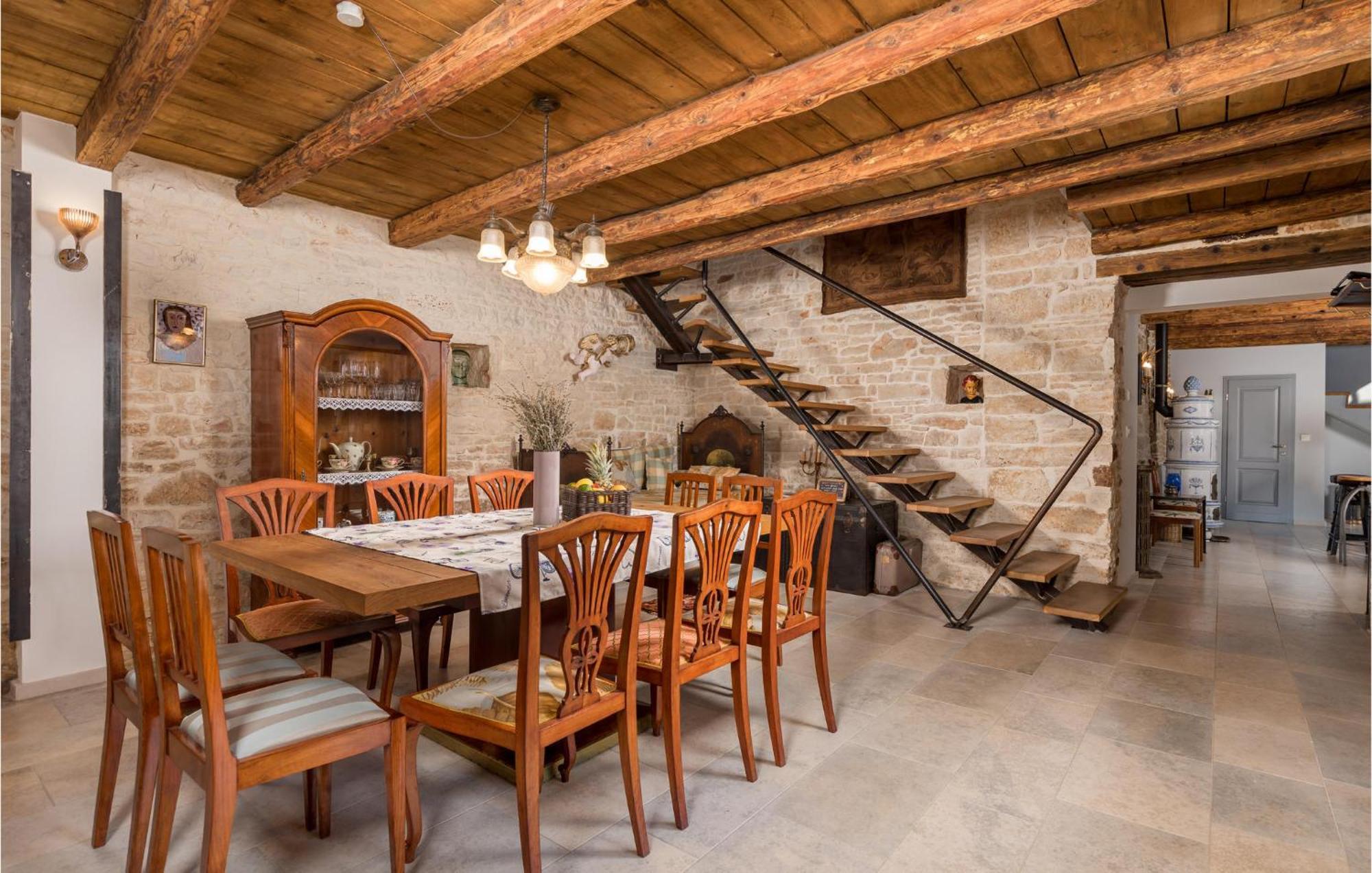 Amazing Home In Foli With Kitchen 외부 사진